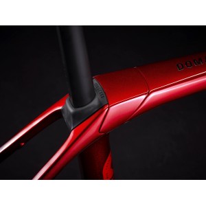 Bike Trek Domane SLR 6 Gen 4 - Metallic Red Smoke to Blue Smoke Fade 2023 Trek Bikes