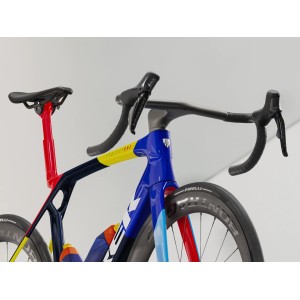 Bicicletta Trek Madone SLR 7 Gen 8 - Navy Smoke 2025 Trek Bikes